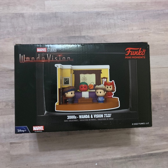 Funko Pop Mini Moments: WandaVision- LR 90's - Picture 4 of 7